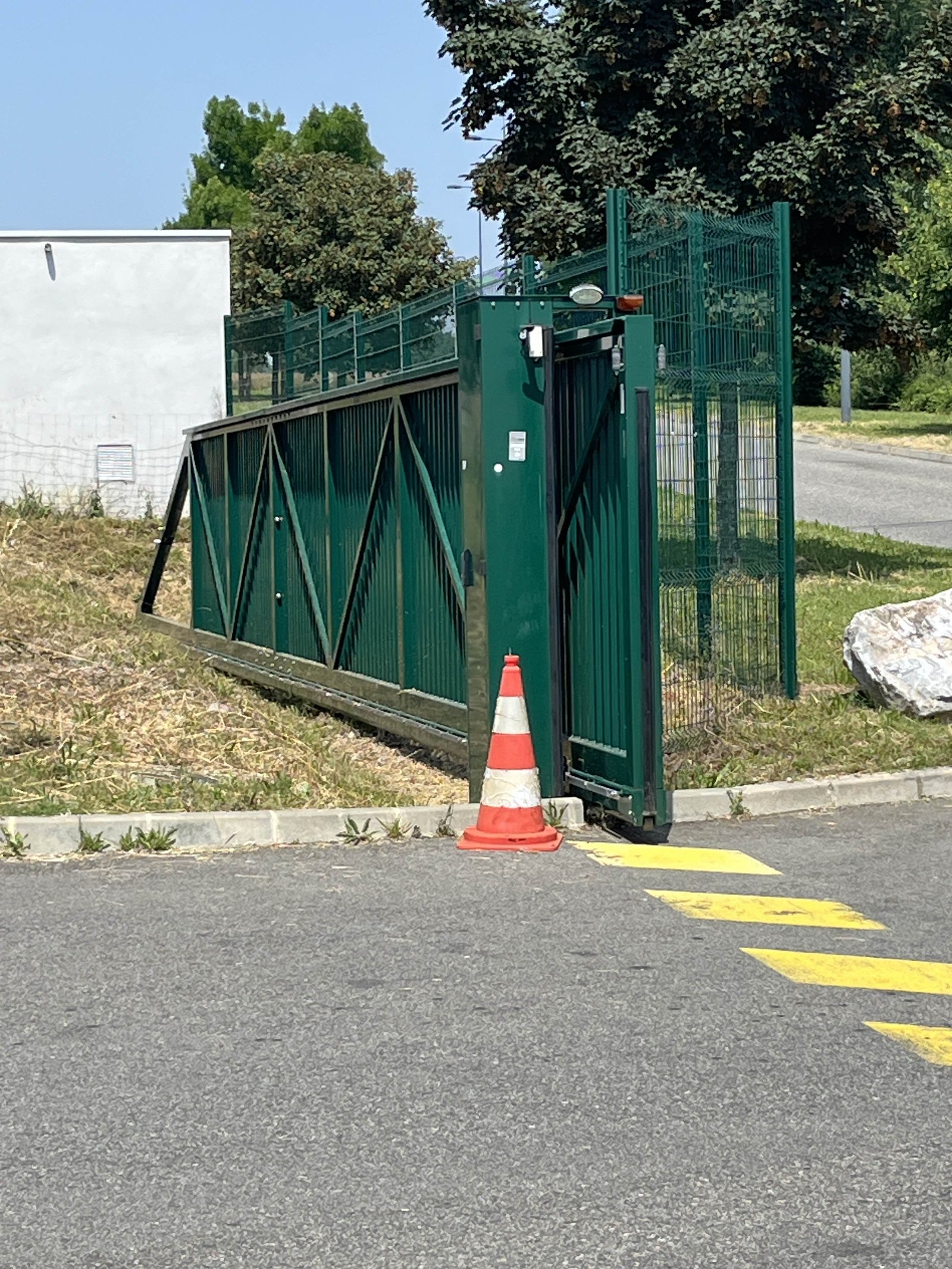 Portail coulissant industriel électrique Montpellier MS2R